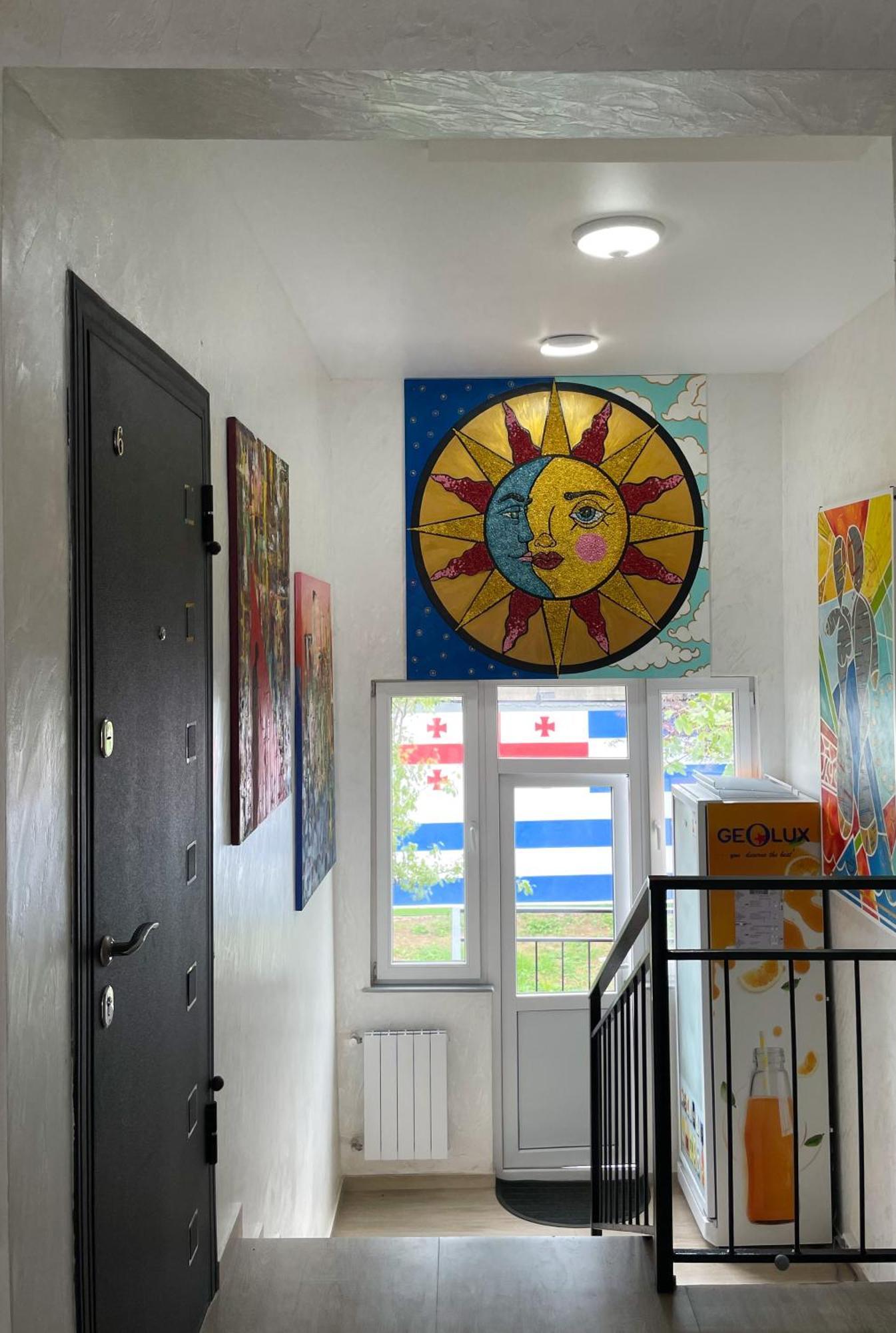 Aparthotel Sun And Moon à Batoumi Extérieur photo
