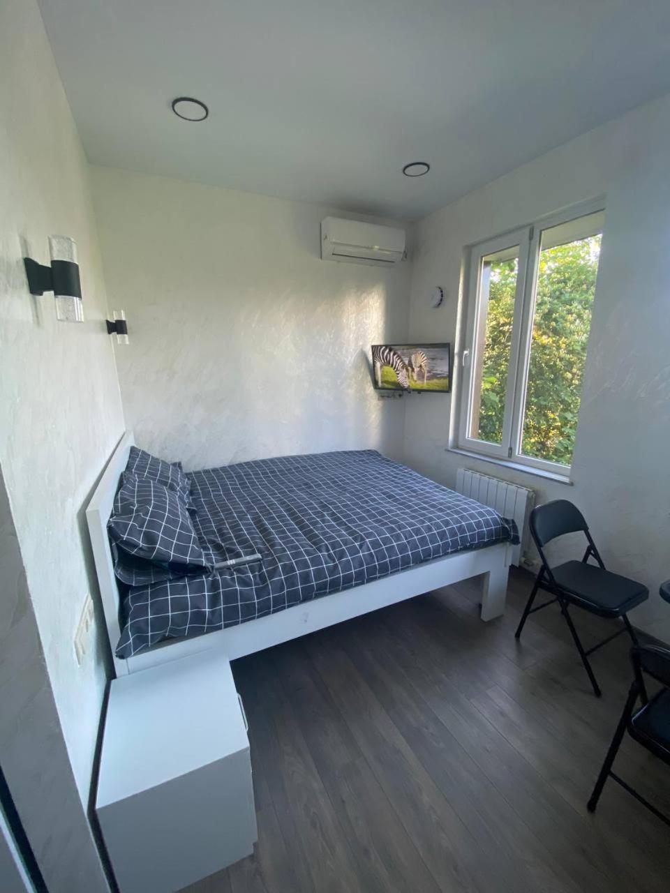 Aparthotel Sun And Moon à Batoumi Extérieur photo