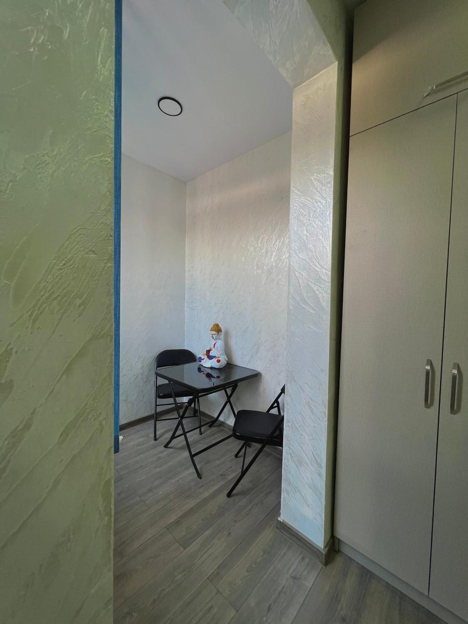 Aparthotel Sun And Moon à Batoumi Extérieur photo